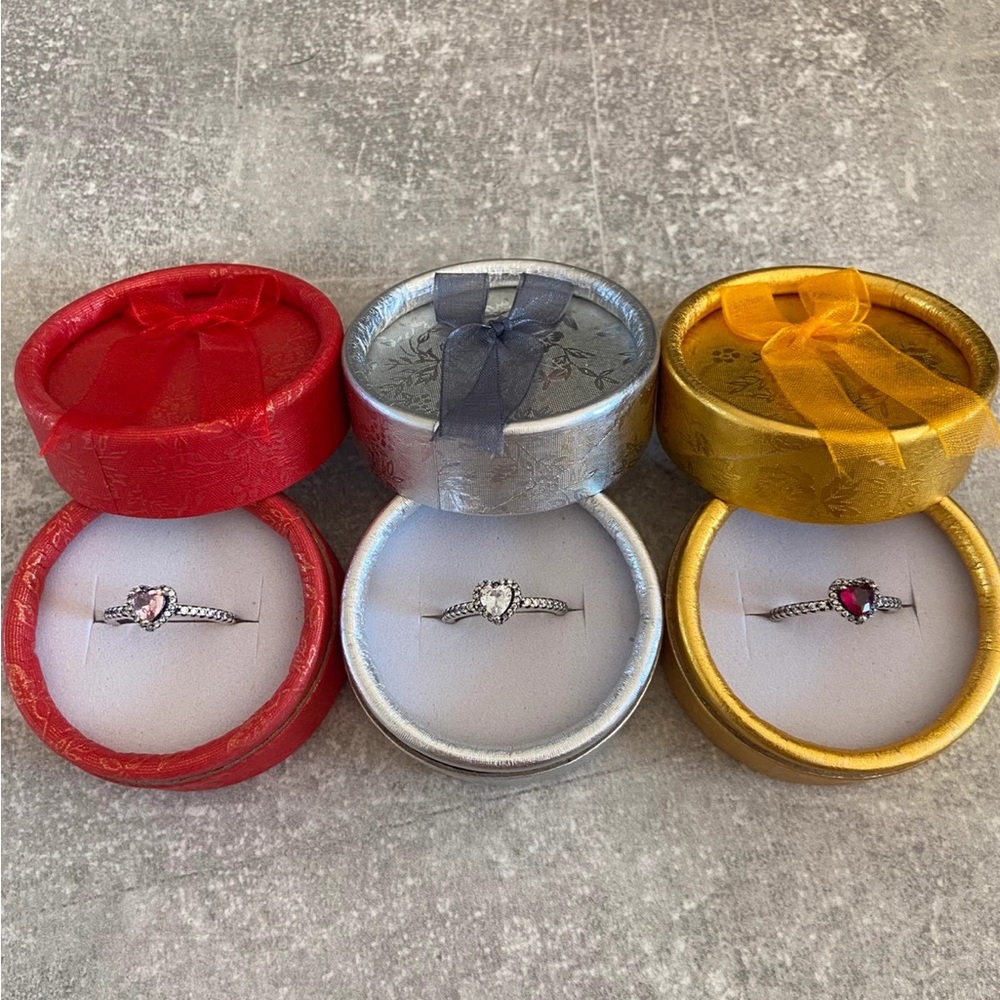 Elegant Silver Heart Rings Set